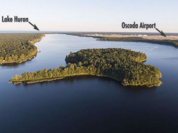 Van Ettan Lake Lodge (Van Etten Lake Lodge) - Loud Island Photo From Drone Pro Media (newer photo)